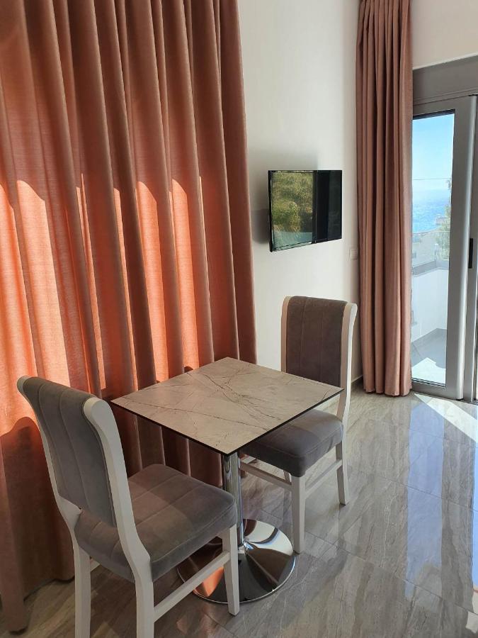 Ferienwohnung The Sunset View Sarandë Exterior foto
